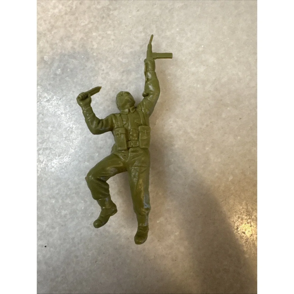 Vintage Green 54mm Toy‎ Soldiers Set Of 11